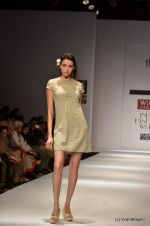 Model walk the ramp for Manish Gupta Show at Wills Lifestyle India Fashion Week 2012 day 3 on 8th Oct 2012 (9).JPG